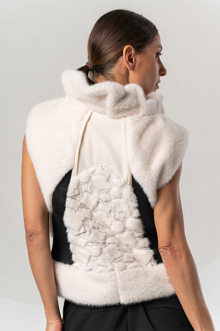 Elisa Cavaletti Off-White Faux Fur Gilet Sleeveless ELW267044200 03259
