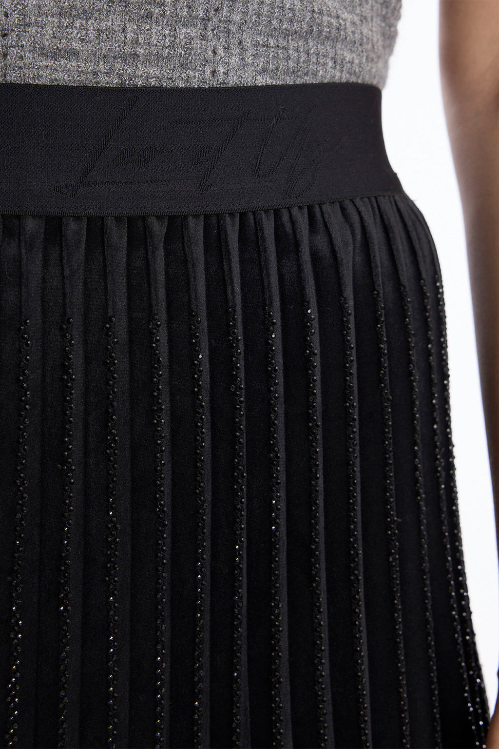 Leo & Ugo KHJ969 Black Gem Pleated Midi Skirt
